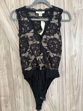 Sans Souci Black Lace Floral Sleeveless Bodysuit